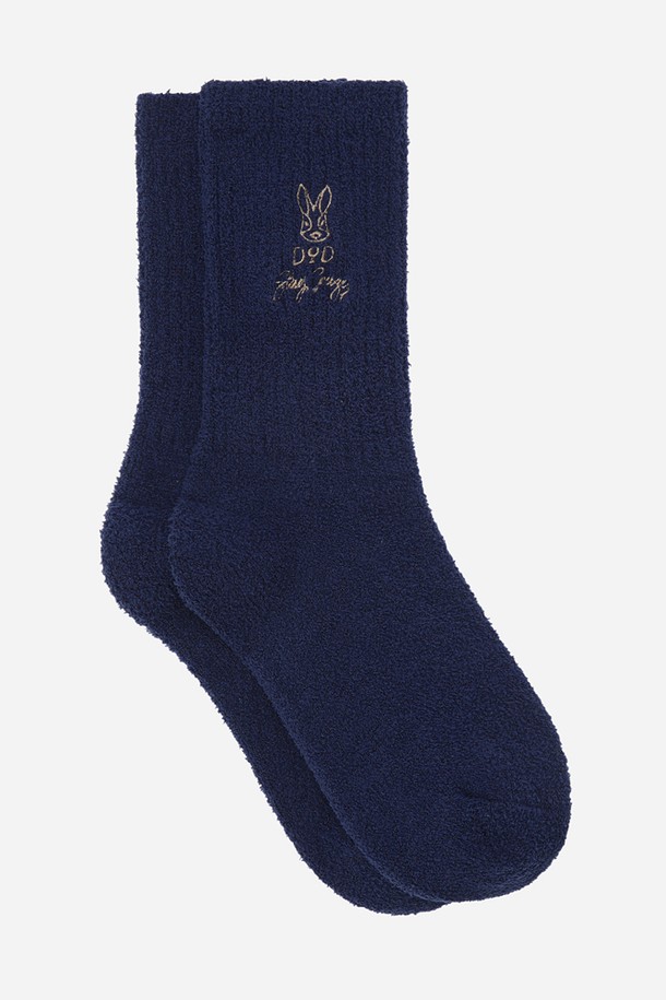 탁텔 캠핑 크루삭스(NAVY)는 탁텔 나일론 원사를 사용하여 제작된 양말입니다. 흡습, 속건 기능으로 쾌적한 착용감을 제공하며, 보온과 경량성을 갖춰 캠핑, 아웃도어, 하이킹, 트레킹 등의 활동에 적합합니다. 네이비 컬러의 베이직 디자인으로 다양한 캠핑룩, 등산룩, 여행룩에 캐주얼, 고프코어, 미니멀 스타일을 더할 수 있습니다. 폴리에스터와 폴리우레탄 소재로 제작되어 편안한 활동성을 보장합니다.
