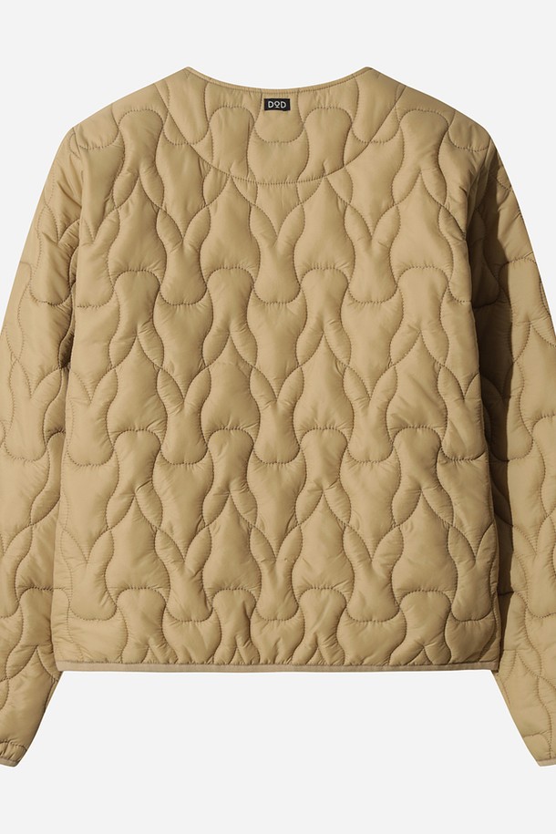 여성) 우사기 래빗 패딩 재킷 (TAN)은 캐주얼하고 미니멀한 스타일을 추구하는 여성들을 위한 겨울철 필수 아이템입니다. 부드러운 촉감의 두꺼운 패딩 충전재는 뛰어난 보온성을 제공하며, 크롭 기장과 레귤러핏으로 트렌디한 실루엣을 연출합니다. 퀄팅 디테일이 돋보이는 디자인은 은은한 멋을 더하고, 오픈 스타일로 편안하게 착용할 수 있습니다. 탄(TAN) 컬러는 어떤 스타일에도 잘 어울려 데일리 아우터로 활용하기 좋습니다. 긴 소매 기장으로 따뜻함을 더하며, 다양한 룩에 매치하여 개성 있는 스타일을 완성해보세요.
