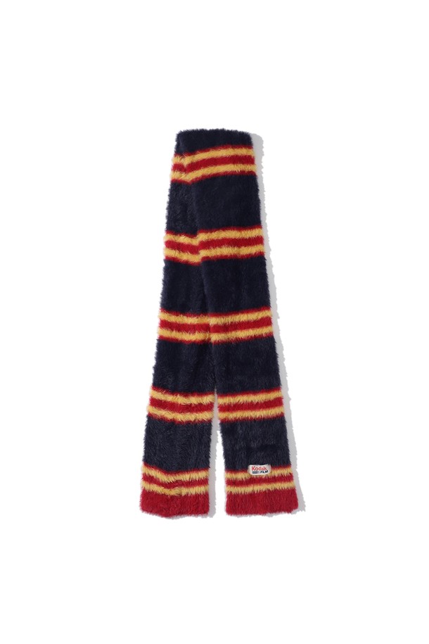 헤어리 컬러 스트라이프 머플러 네이비는 부드러운 촉감의 헤어리 소재로 제작되어 가을, 겨울철 따뜻하게 사용할 수 있는 머플러입니다. 네이비, 레드, 옐로우 컬러의 스트라이프 패턴이 캐주얼한 분위기를 연출합니다. 두꺼운 두께감으로 보온성을 높였으며, 일상생활에서 폭넓게 활용하기 좋습니다. 클래식하고 미니멀한 스타일에도 잘 어울립니다.
