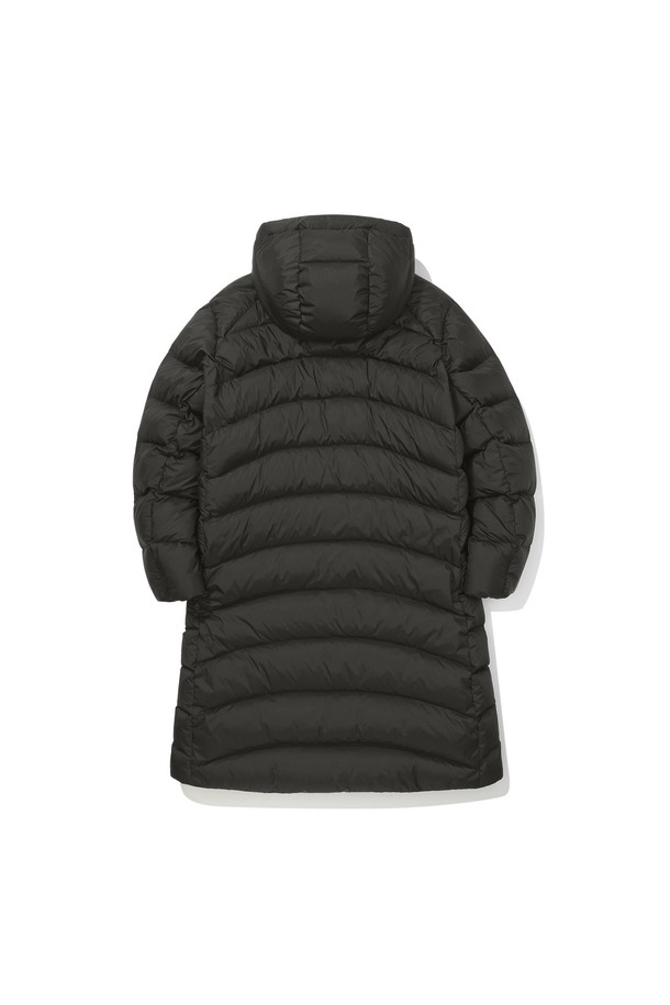 W) 칼(CAL) 롱 구스다운 재킷 BLACK은 일상과 스포츠 활동 모두에 적합한 남녀 공용 구스다운 재킷입니다. 롱 기장의 블랙 컬러 무지 디자인으로, 스포티하면서도 캐주얼한 스타일을 연출합니다. 두꺼운 두께감과 부드러운 촉감의 구스다운 소재는 뛰어난 보온성을 제공하며, 후드와 방풍 기능을 갖춰 겨울철 추위로부터 효과적으로 보호해 줍니다. 등산룩, 캠핑룩 등 다양한 TPO에 활용 가능하며, 미니멀한 스타일을 선호하는 분들께도 추천합니다. 집업 방식으로 간편하게 착용할 수 있습니다.
