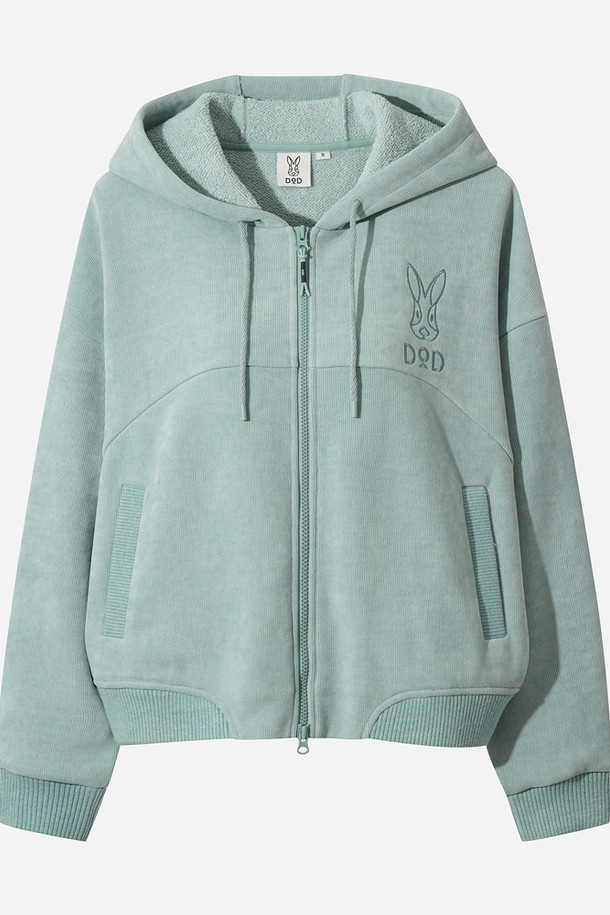 여성용 스테이웜 후드 집업 재킷(L.SKYBLUE)은 추운 겨울에도 따뜻하게 몸을 감싸주는 캐주얼 스타일의 아우터입니다. 부드러운 촉감의 폴리에스테르 소재로 제작되어 편안한 착용감을 선사하며, 두꺼운 두께감으로 보온성을 높였습니다. 라이트 스카이 블루 컬러와 무지 디자인이 어우러져 미니멀하면서도 세련된 분위기를 연출합니다. 긴 소매와 후드, 집업 여밈 방식은 활동성을 더하고 다양한 스타일링을 가능하게 합니다. 일상에서 편안하게 즐겨 입을 수 있는 실용적인 겨울철 필수 아이템입니다.
