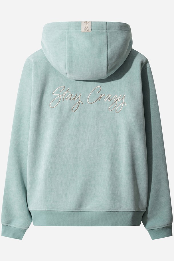 유니) 스테이웜 후드 집업 재킷(L.SKYBLUE)은 캐주얼, 스포티, 미니멀 스타일을 추구하는 유니섹스 고객을 위한 아우터입니다. 라이트 스카이블루 컬러의 무지 디자인으로, 가을, 겨울 시즌에 적합하며 일상, 캠핑룩, 등산룩에 활용하기 좋습니다. 두꺼운 두께감과 부드러운 촉감, 긴 소매 기장이 특징이며, 보온성을 위한 후드 타입의 집업 자켓입니다. 레귤러핏으로 편안하게 착용 가능하며, 뛰어난 보온 기능을 제공합니다.
