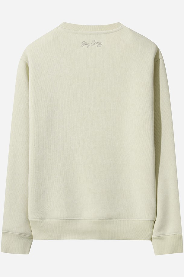 유니) 스테이웜 에센셜 맨투맨(IVORY DARK)은 가을, 겨울 시즌에 따뜻하게 착용할 수 있는 유니섹스 맨투맨입니다. 아이보리 컬러의 무지 디자인으로, 베이직하고 스포티한 스타일을 연출하기 좋습니다. 두꺼운 두께감과 부드러운 촉감의 면 소재에 기모 안감으로 보온성을 높였습니다. 레귤러핏 라운드넥 디자인으로, 출근룩이나 캠핑룩 등 다양한 TPO에 캐주얼, 미니멀, 스포티하게 활용할 수 있습니다. 스테이웜 기능으로 추운 날씨에도 따뜻함을 유지해줍니다.
