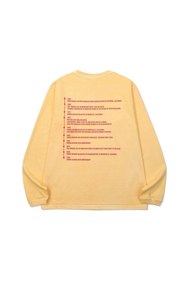 굿온 x 시에라 디자인 60주년 히스토리 긴팔 티셔츠 옐로우는 캐주얼과 스포티한 스타일을 연출하기에 좋은 제품입니다. 봄, 가을에 착용하기 적합하며, 옐로우 컬러가 산뜻한 인상을 줍니다. 워싱 가공된 고밀도 면 소재로 제작되어 부드러운 촉감과 뛰어난 내구성을 자랑합니다. 등판에는 시에라 디자인의 연혁을 담은 타임라인 프린트가, 가슴에는 로고가 디자인되어 클래식 아메리칸 스타일을 완성합니다. 레귤러핏 라운드넥 긴팔 티셔츠로, 일상생활에서 편안하게 착용할 수 있습니다.
