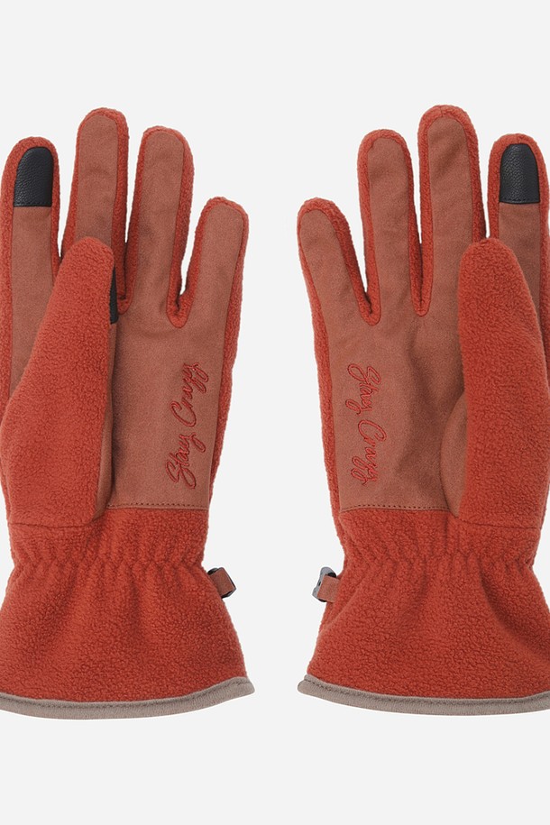 히트레스트 헤비 글러브(D.ORANGE)는 겨울철 추위로부터 손을 보호해 줄 방한 장갑입니다. 폴리에스테르와 폴리우레탄 소재를 사용하여 부드러운 촉감과 뛰어난 보온성을 제공합니다. 두꺼운 두께감으로 제작되어 더욱 따뜻하며, 아웃도어 활동이나 일상생활에서 폭넓게 활용할 수 있습니다. 오렌지 컬러의 무지 디자인으로 등산룩, 캠핑룩, 캐주얼, 고프코어, 미니멀 스타일 등 다양한 스타일에 매치하기 좋습니다. 히트레스트 헤비 글러브로 따뜻하고 스타일리시한 겨울을 보내세요.
