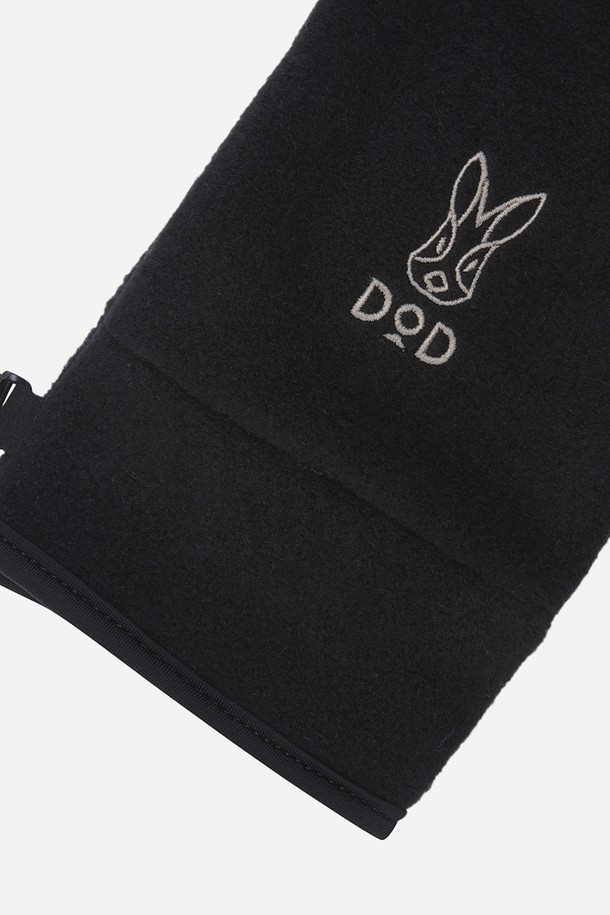 히트레스트 라이트 글러브(BLACK)는 가볍고 슬림한 디자인으로 제작되어 활동성을 높인 장갑입니다. 러닝, 하이킹, 자전거, 아웃도어 활동에 적합하며, 간절기와 겨울철에 보온과 방풍 기능을 제공합니다. 부드러운 촉감의 폴리에스터 소재로 제작되어 편안한 착용감을 선사하며, 이너 글러브로도 활용 가능합니다. 손의 움직임을 방해하지 않아 활동적인 움직임이 가능하며, 슬림핏 디자인으로 러닝룩, 등산룩, 겨울 데일리룩 등 다양한 스타일 연출에 활용할 수 있습니다. 미니멀하고 스포티한 스타일을 원하는 분들께 추천합니다.
