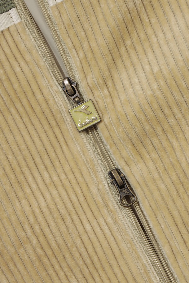 상품 슬라이드 이미지 0