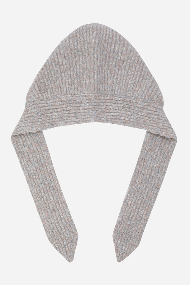 엠보싱 울 바라클라바(TAN)는 겨울철 방한과 일상 사용에 적합한 모자입니다. 부드러운 촉감의 울 소재로 제작되었으며, 엠보싱 패턴과 깊은 모자 깊이로 보온성을 높였습니다. 얼굴 전체를 커버하여 추위로부터 완벽하게 보호해주며, 등산룩, 캠핑룩 등 다양한 TPO에 활용 가능합니다. 클래식, 미니멀, 캐주얼 스타일을 모두 소화하며, 두꺼운 두께감으로 따뜻함을 더했습니다.
