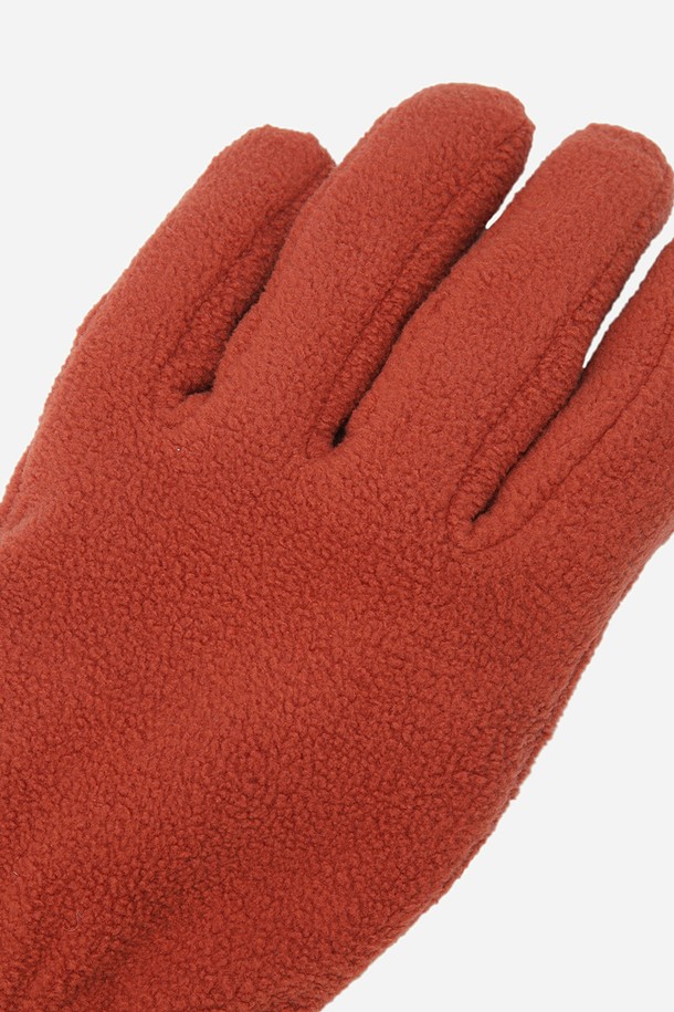 히트레스트 헤비 글러브(D.ORANGE)는 겨울철 추위로부터 손을 보호해 줄 방한 장갑입니다. 폴리에스테르와 폴리우레탄 소재를 사용하여 부드러운 촉감과 뛰어난 보온성을 제공합니다. 두꺼운 두께감으로 제작되어 더욱 따뜻하며, 아웃도어 활동이나 일상생활에서 폭넓게 활용할 수 있습니다. 오렌지 컬러의 무지 디자인으로 등산룩, 캠핑룩, 캐주얼, 고프코어, 미니멀 스타일 등 다양한 스타일에 매치하기 좋습니다. 히트레스트 헤비 글러브로 따뜻하고 스타일리시한 겨울을 보내세요.
