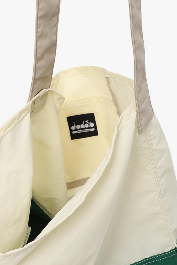 상품 슬라이드 이미지 1