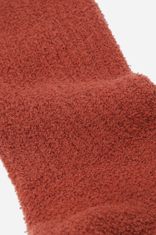 탁텔 캠핑 크루삭스(D.ORANGE)는 캠핑룩, 캐주얼, 고프코어 및 스포티 스타일을 위한 양말입니다. 기능성 택틸 나일론 원사를 사용하여 흡습, 속건, 보온, 경량 기능을 갖춰 사계절 내내 쾌적하게 착용할 수 있습니다. 얇은 두께에 부드러운 촉감으로, 캠핑 무드를 더하는 로고 패턴이 특징입니다. 오렌지 컬러의 크루삭스 스타일로 제작되어 활동적인 아웃도어 활동은 물론 일상에서도 편안하게 즐길 수 있습니다.
