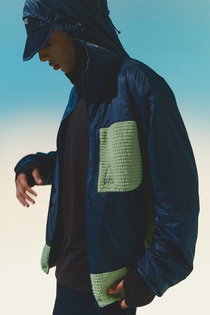 모스(MOSS) 폴라텍 알파 하이브리드 코어 쉴드 자켓 CHARCOAL