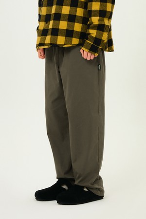 코튼 세미오버 테이퍼드 이지 팬츠 KHAKI