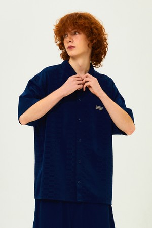 플래시 패턴 자가드 반팔 셔츠 NAVY