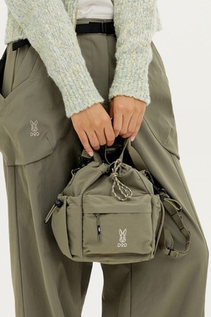 코나 트래블 버킷백(L.KHAKI)