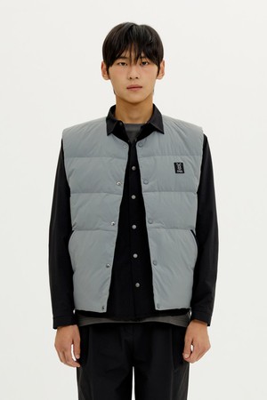 남성) 코나 라이트 D7 다운 베스트(GREY)