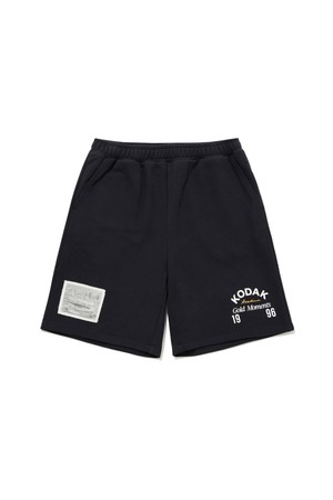 골드모먼트 그래픽 4부 반바지 BLACK