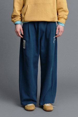 골드모먼트 핀턱 와이드 팬츠 BLUE