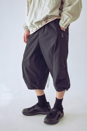 스루스루 세미오버핏 7부 팬츠(BLACK)