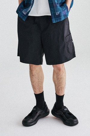 스루스루 레귤러핏 반바지(BLACK)