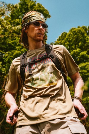 SIERRA DESIGNS X HIKER WORKSHOP 그래픽 반팔 티셔츠 LIGHT BROWN