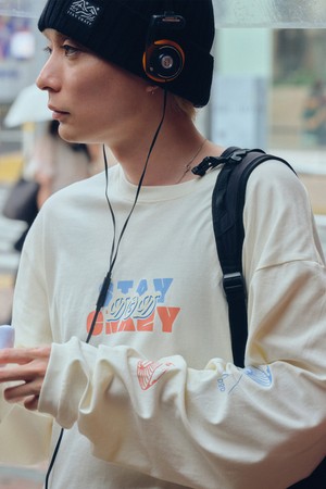 컬러 그래픽 긴팔티셔츠(OFF WHITE 2)