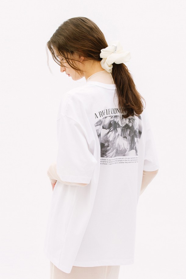 WEARIS - 반소매 티셔츠 - Overfit Frinting T-shirt _Back Flower