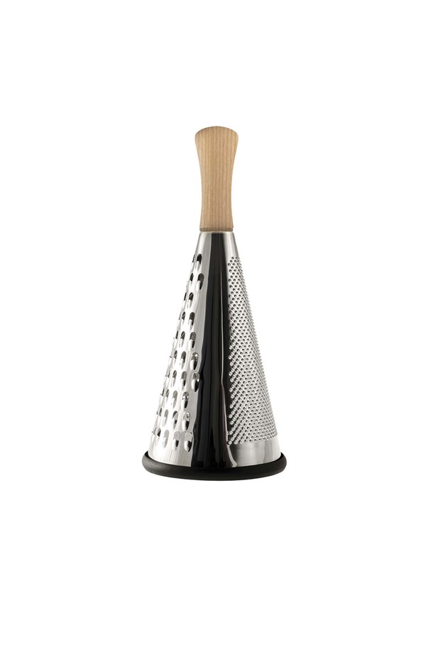 [레그노아트] 애쉬 우드 치즈 갈이 Emilia CG-L은 견고하고 탄성이 뛰어난 애쉬 우드와 스테인리스 스틸 소재로 제작된 치즈 갈이입니다. 수작업으로 제작되어 독특한 나뭇결과 굵은 강판 및 얇은 채칼 디자인을 자랑하며, 치즈, 과일, 야채, 견과류, 초콜릿 등 다양한 식재료를 손쉽게 갈 수 있습니다. 환경 친화적인 소재와 무독성, 생분해성을 갖춘 제품으로, 미끄럼 방지 기능까지 더해져 안전하고 편리하게 사용할 수 있습니다.
