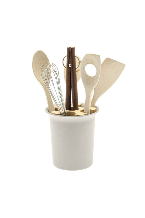 [레그노아트] 애쉬 우드 조리도구 키친 툴 세트 US-L은 100% 수공예로 제작된 친환경 주방용품 세트입니다. 너도밤나무를 사용하여 자연스러운 나뭇결 무늬를 살렸으며, 인체 친화적이고 무독성, 생분해 가능한 소재로 제작되었습니다. 뒤집개, 볶음용 스푼, 요리스푼 등 3종으로 구성되어 주방의 실용성과 심미성을 동시에 높이며, 부드러운 표면 마감으로 편안한 사용감을 선사합니다.
