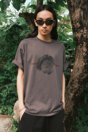 디케이즈 그래픽 티셔츠 (그레이)