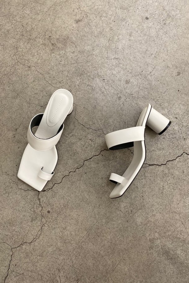 blanc sur blanc - 슬리퍼/뮬 - Lana Sandals Leather Ivory