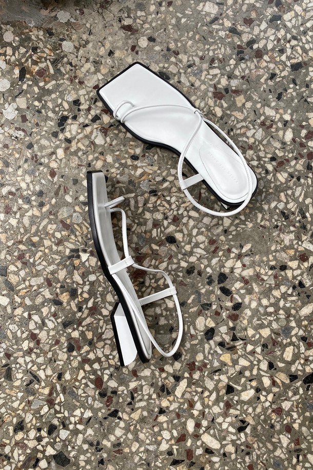 blanc sur blanc - 샌들 - Aida Sandals Leather White