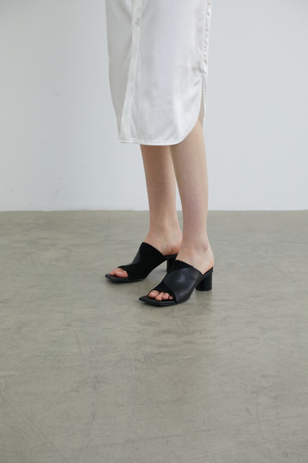 blanc sur blanc - 슬리퍼/뮬 - Ari Sandals Leather Black