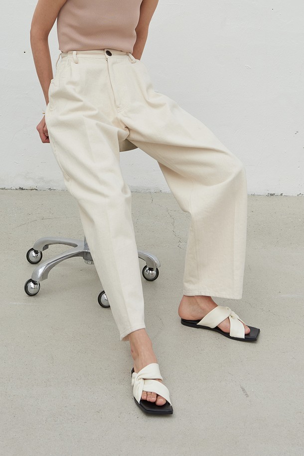 blanc sur blanc - 슬리퍼/뮬 - Alice Leather Slides Ivory