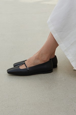 Dorothy Mary Jane Flats Black