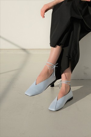 Emma Flat Leather Sky Blue