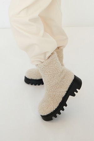 Lucas Shearling Boots Ivory