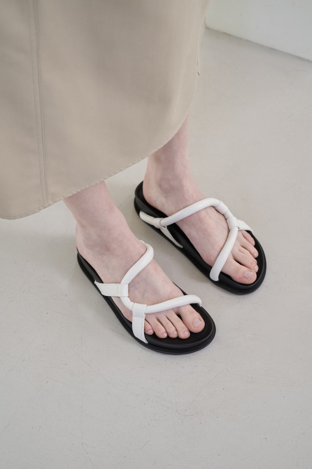 blanc sur blanc - 슬리퍼/뮬 - Milo Slides Leather Ivory