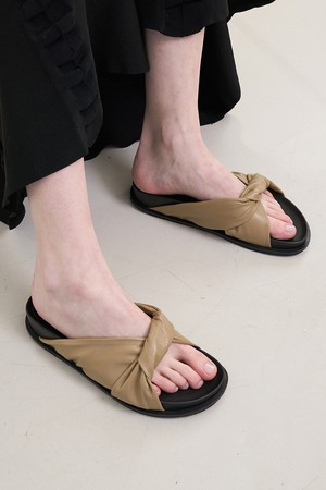 Oliver Slides Leather Beige