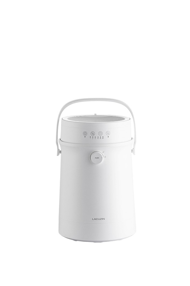 라쿠진 퓨어스팀 올스텐 가열식 가습기는 심플하고 모던한 디자인의 실내 가습기입니다. 올스테인리스 소재로 제작되어 위생적이며, 겨울철 실내 건조함을 효과적으로 해결해 줍니다. 가열식 방식을 통해 따뜻하고 촉촉한 스팀 분사를 제공하며, 이동용 손잡이가 있어 편리하게 사용할 수 있습니다.
