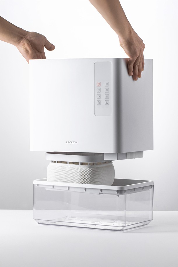 라쿠진 UV살균 가열 기화식 폭포수 가습기는 5.5L 대용량으로 최대 50시간 연속 가습이 가능하며, 5단계 습도 조절과 1-12시간 타이머 설정을 지원합니다. UV-C LED 살균, PTC 히터 가열, 3중 고분자 항균 필터, 자동 필터 건조 기능을 갖춰 위생적인 가습이 가능합니다. 26dB의 저소음 수면 모드와 기울어짐 감지, 잠금 기능, 리모컨 조작으로 편리하게 사용할 수 있습니다. 360도 세척 가능한 필터와 상부 급수 방식으로 편리하며, 실내, 수면, 아기방, 사무실 등 다양한 공간에서 활용하기 좋습니다.
