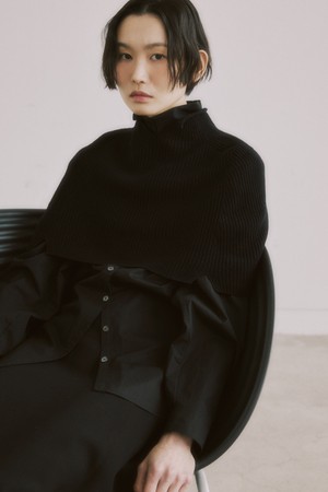 [23SS]BLACK WOOL BLEND SEAMLESS KNIT CAPE