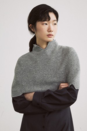 [23SS]LIGHT GREY WOOL BLEND SEAMLESS KNIT CAPE