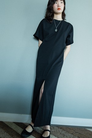 [23SS]BLACK SLIT JERSEY DRESS