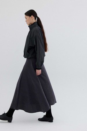 SATIN FLARE SKIRT_CHARCOAL