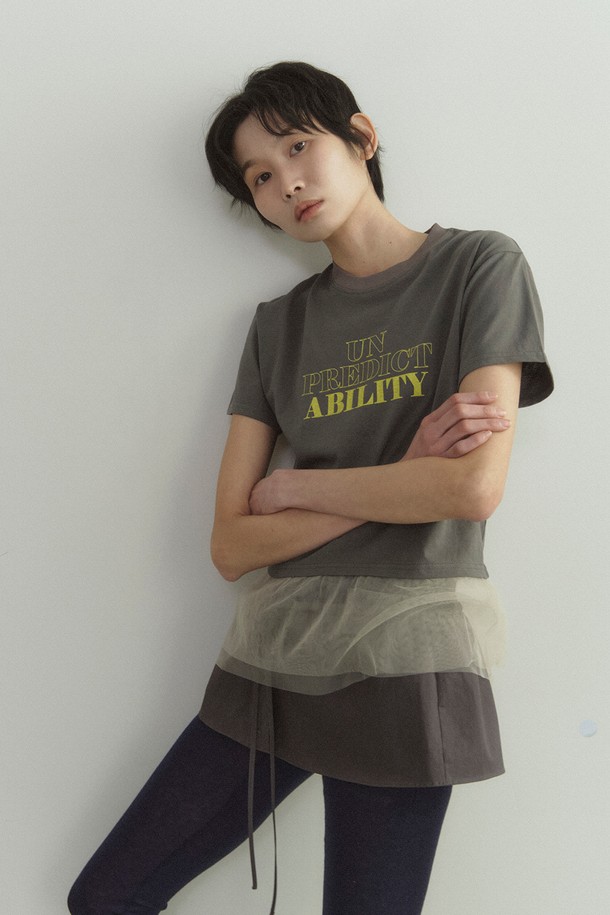 RePLAIN - 반소매 티셔츠 - PRINT TOP WITH TULLE_CHARCOAL