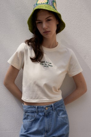 EMBROIDERY SLOGAN CROP T-SHIRT