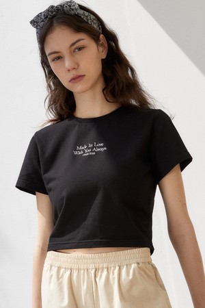 EMBROIDERY SLOGAN CROP T-SHIRT