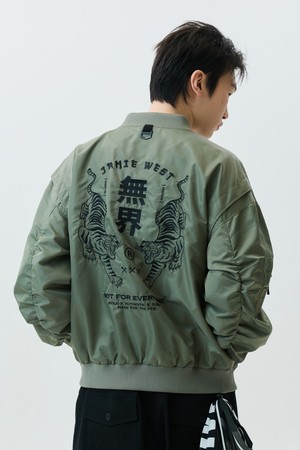 NL 수베니어 봄버 자켓_KHAKI-a