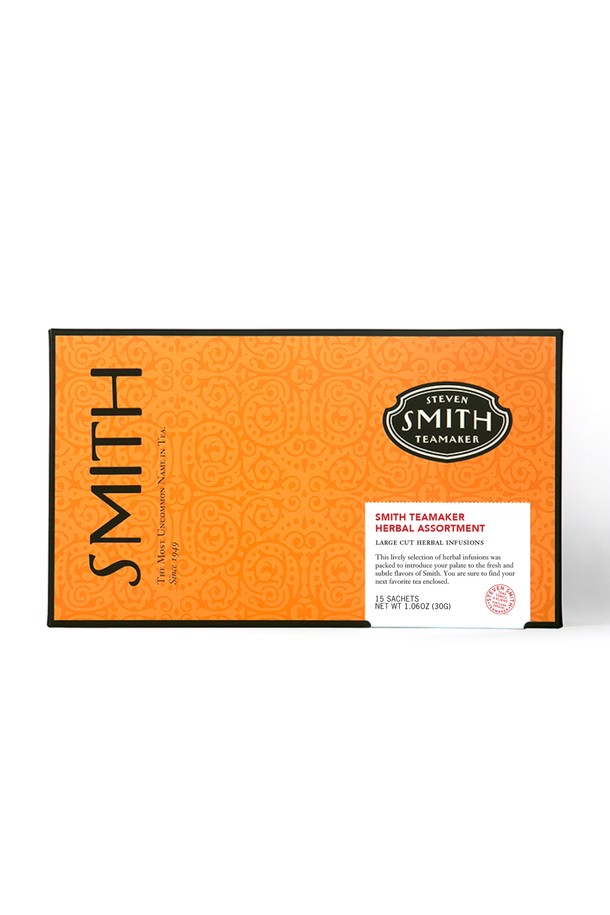 스미스티 허브 어소트먼트 선물세트는 페퍼민트, 메도우, 부케 등 다채로운 허브 티백을 담아낸 프리미엄 선물세트입니다. 친환경 생분해성 옥수수 전분 티백을 사용하여 안심하고 즐길 수 있으며, 민트, 초콜릿, 카모마일 등 풍성한 맛과 향을 경험할 수 있습니다. 식후 음료나 휴식 시간에 스미스티 허브 티백으로 특별한 여유를 만끽하세요.
